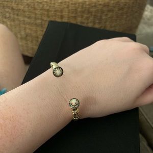 Kendra Scott gold pearl bracelet